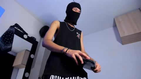   online show from 24, 10, 2025