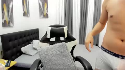 Sam online show from 2, 12, 2025