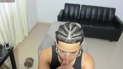 Snapshot of samxx_muscle chatting on 24, 5, 2026 samxx_muscle online show from 24, 5, 2026