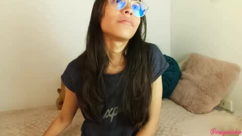 Snapshot of samyonichan chatting on 10, 2, 2025 Special show on 17 december and 23 UwU online show from 10, 2, 2025