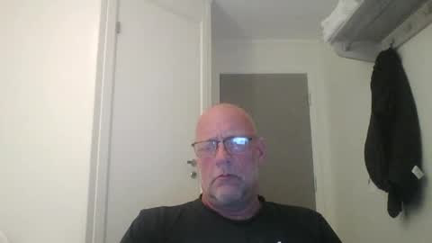 sandnesrune523 online show from 15, 4, 2026