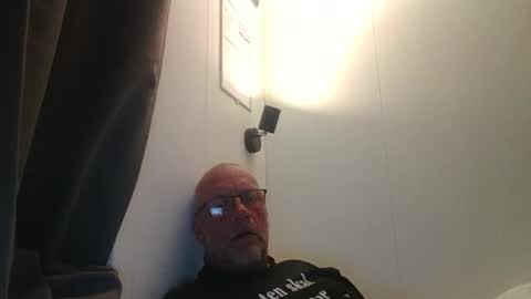 sandnesrune523 online show from 19, 4, 2026