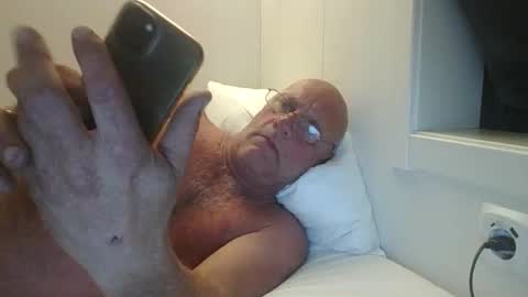 Snapshot of sandnesrune523 chatting on 8, 6, 2026 sandnesrune523 online show from 8, 6, 2026