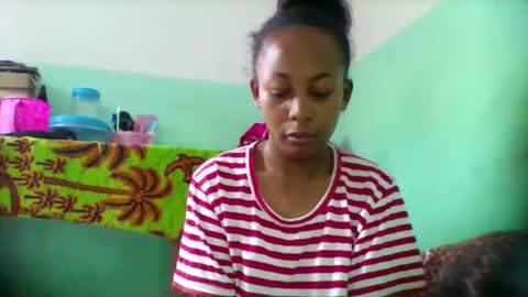 sandra1253099 online show from 4, 11, 2025