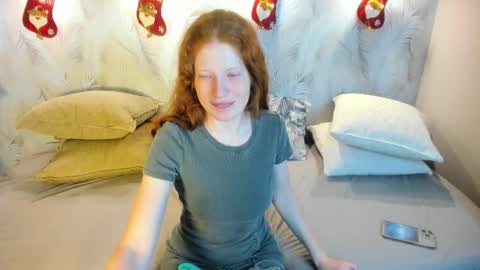 Snapshot of sandra__wilson chatting on 4, 12, 2025 Sandra online show from 4, 12, 2025