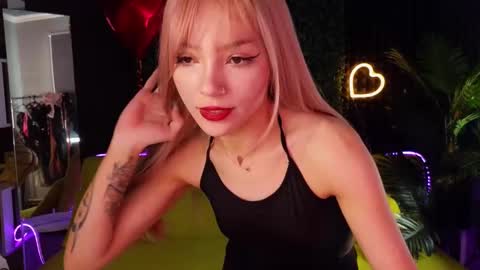 Snapshot of sandraboyl chatting on 2, 3, 2025 Sandy online show from 2, 3, 2025