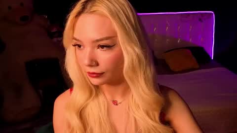 Snapshot of sandraboyl chatting on 19, 11, 2025 Sandy online show from 19, 11, 2025