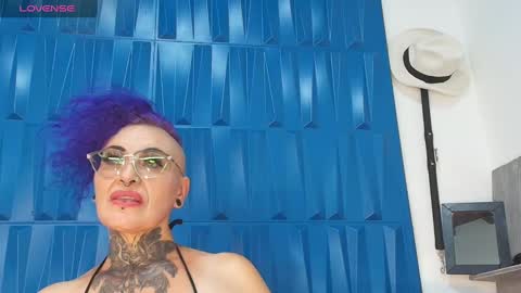 Sandy Rose online show from 30, 1, 2025