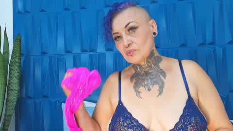 Sandy Rose online show from 16, 2, 2025