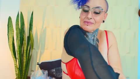 Sandy Rose online show from 4, 3, 2025