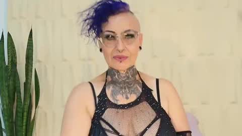 Sandy Rose online show from 6, 3, 2025