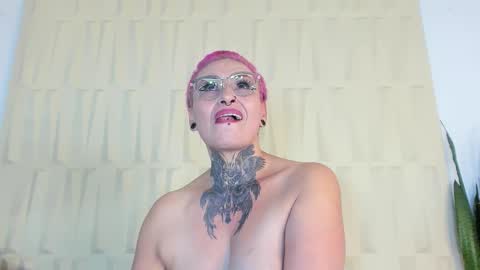 Sandy Rose online show from 15, 10, 2025