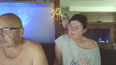 Snapshot of sanroom chatting on 1, 11, 2025 sanroom online show from 1, 11, 2025