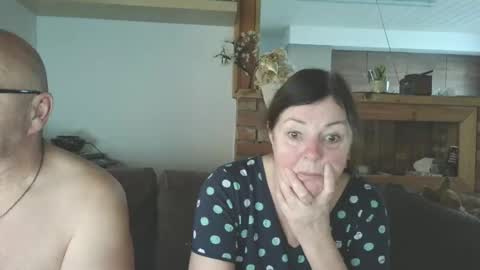 Snapshot of sanroom chatting on 15, 12, 2025 sanroom online show from 15, 12, 2025