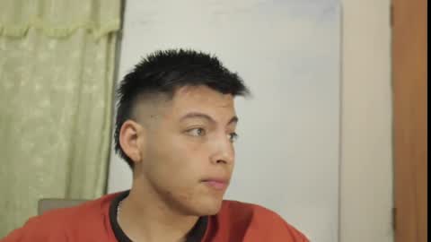 Snapshot of santi_henao chatting on 3, 12, 2024 Santiago Henao online show from 3, 12, 2024
