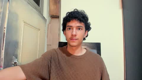 santi_twink19 online show from 13, 11, 2025