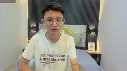 Snapshot of santiago_russo18 chatting on 9, 9, 2025 santiago_russo18 online show from 9, 9, 2025