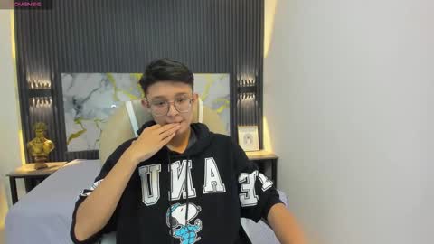 Snapshot of santiago_russo18 chatting on 10, 9, 2025 santiago_russo18 online show from 10, 9, 2025