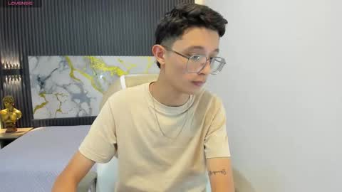 Snapshot of santiago_russo18 chatting on 14, 9, 2025 santiago_russo18 online show from 14, 9, 2025