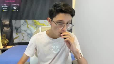 Snapshot of santiago_russo18 chatting on 30, 9, 2025 santiago_russo18 online show from 30, 9, 2025