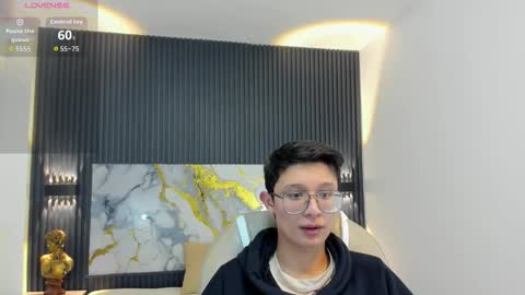 Snapshot of santiago_russo18 chatting on 13, 10, 2025 santiago_russo18 online show from 13, 10, 2025