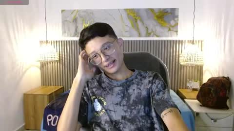 santiago_russo18 online show from 4, 2, 2026