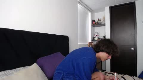 Santii online show from 4, 3, 2025