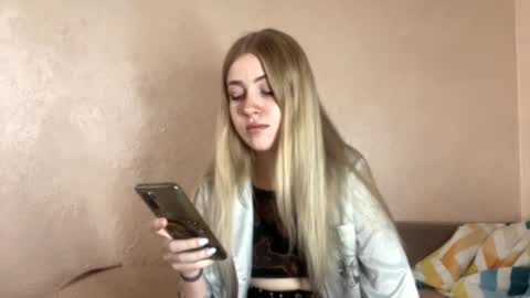 Anna online show from 7, 10, 2025