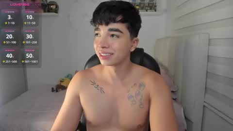 Snapshot of santy7u7 chatting on 27, 6, 2026 Mr. Santiago online show from 27, 6, 2026