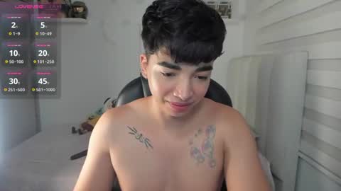 Snapshot of santy7u7 chatting on 30, 6, 2026 Mr. Santiago online show from 30, 6, 2026