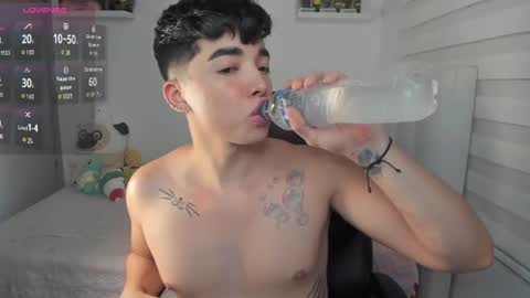 Snapshot of santy7u7 chatting on 9, 7, 2026 Mr. Santiago online show from 9, 7, 2026