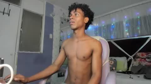 Snapshot of santy_bigcock_01 chatting on 20, 3, 2026 santy online show from 20, 3, 2026