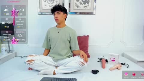 Snapshot of santy_carrington chatting on 7, 1, 2025 Santiago Carrington online show from 7, 1, 2025