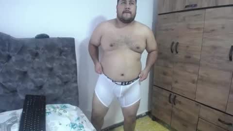 Snapshot of santy_gold chatting on 10, 9, 2025 Santiago online show from 10, 9, 2025