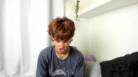 Snapshot of santy_kitty chatting on 6, 1, 2025 kitty online show from 6, 1, 2025