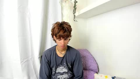 Snapshot of santy_kitty chatting on 6, 1, 2025 kitty online show from 6, 1, 2025