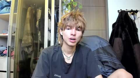 Snapshot of santy_kitty chatting on 16, 2, 2025 kitty online show from 16, 2, 2025