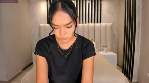 Snapshot of saphirajames chatting on 28, 5, 2026 Saphira James online show from 28, 5, 2026