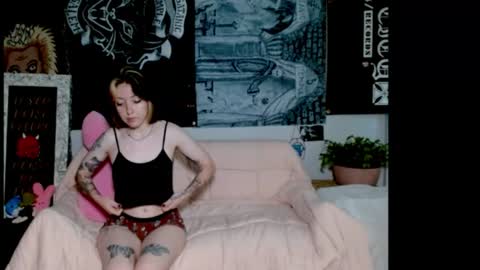 Snapshot of sappysex chatting on 13, 7, 2026 Her name is Sage His name is Nick online show from 13, 7, 2026