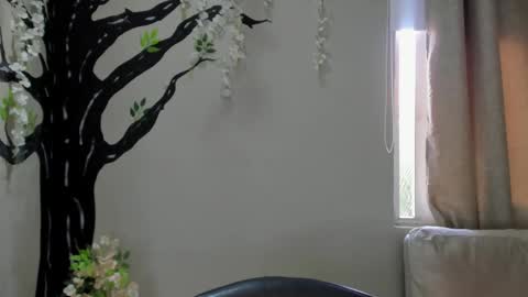    online show from 13, 9, 2025