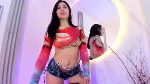 YENIFER  online show from 8, 3, 2025