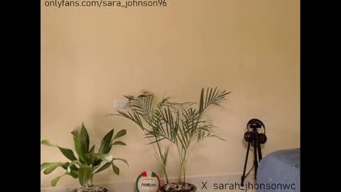 sara_johnson__ online show from 12, 12, 2024