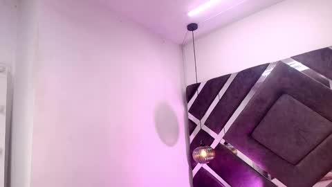 sara_lopee1 online show from 24, 9, 2025