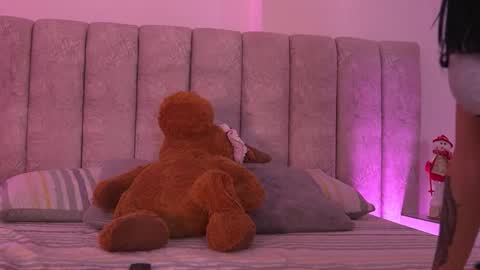 Snapshot of sara_lopee1 chatting on 14, 12, 2025 sara_lopee1 online show from 14, 12, 2025