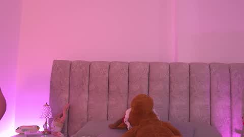 Snapshot of sara_lopee1 chatting on 17, 12, 2025 sara_lopee1 online show from 17, 12, 2025