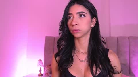 Snapshot of sara_lopee1 chatting on 19, 12, 2025 sara_lopee1 online show from 19, 12, 2025