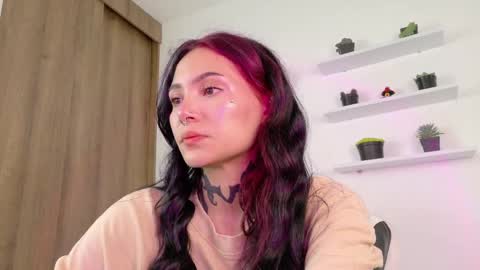Snapshot of sara_queen9 chatting on 30, 4, 2026 Sara online show from 30, 4, 2026
