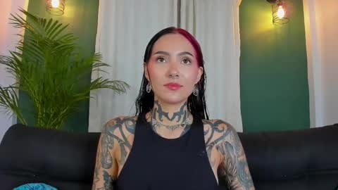 Snapshot of sara_queen9 chatting on 6, 5, 2026 Sara online show from 6, 5, 2026