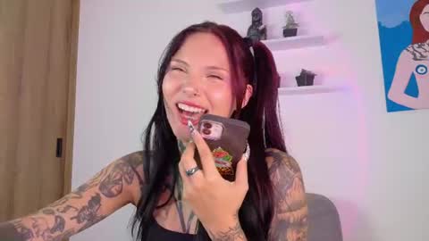 Snapshot of sara_queen9 chatting on 10, 6, 2026 Sara online show from 10, 6, 2026