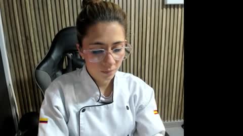 sara_roades online show from 21, 10, 2025